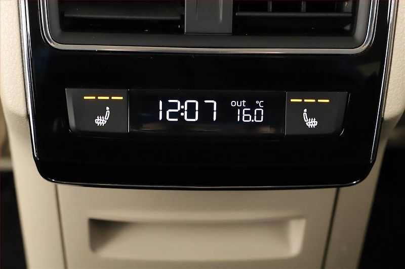 Škoda Superb (2016) 2.0 TDI 4x4, 4X4, Automat - fotka 17 z 20
