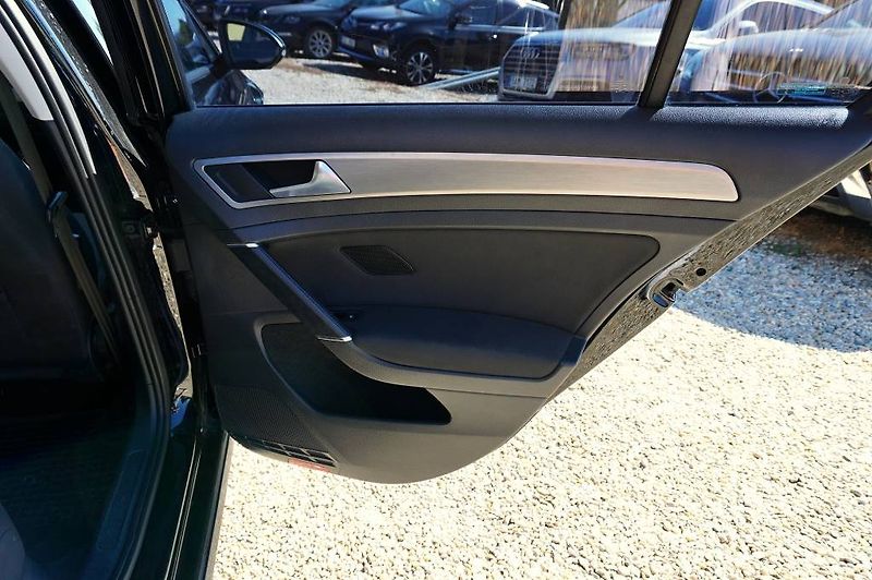 Volkswagen Golf (2014) MATCH 1,4 TSI 90 kW - fotka 14 z 35