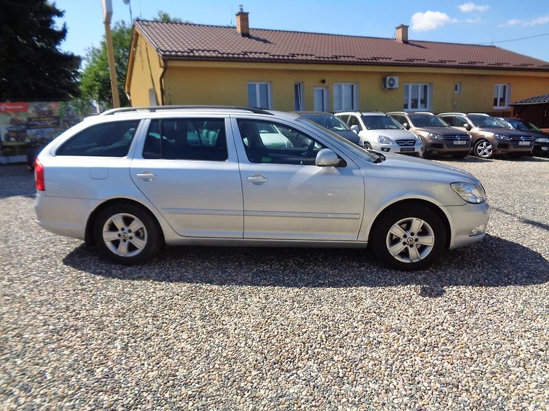 Škoda Octavia 1,6 MPI - fotka 7 z 16