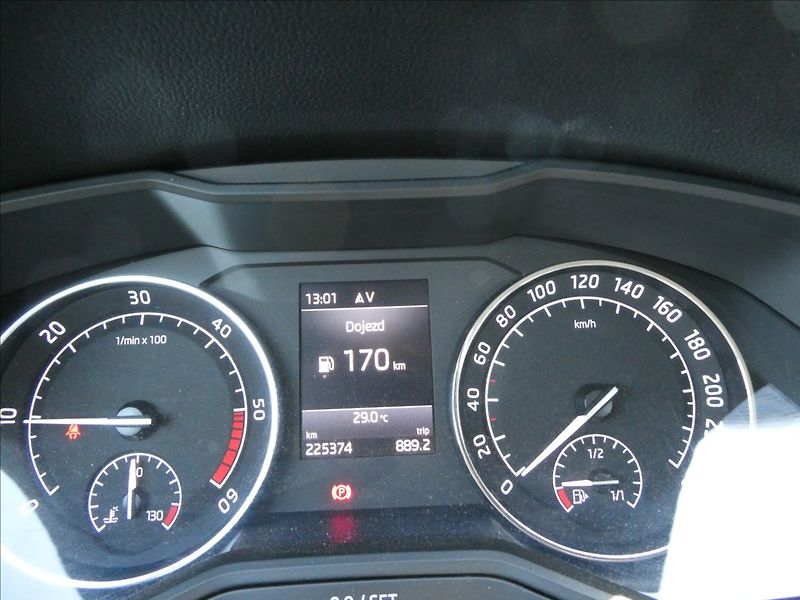 Škoda Superb 1,6 TDi DPH 2x kola,po servise - fotka 28 z 34