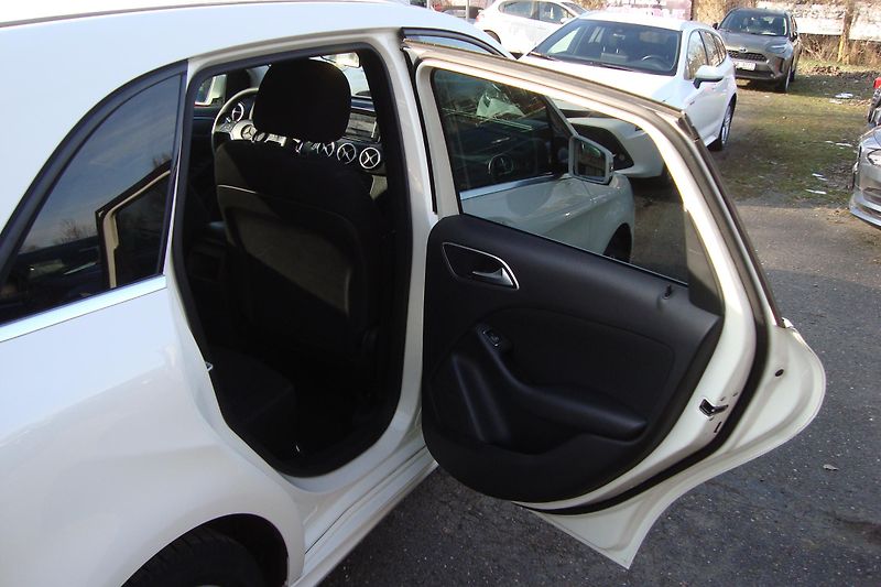 Mercedes-Benz Třídy B (2012) 180 CDi - fotka 41 z 81