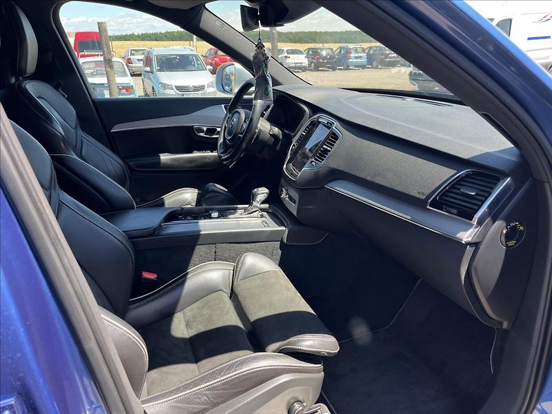 Volvo XC90 2,0 D5 R-DESIGN AWD SERVIS DPH - fotka 10 z 54