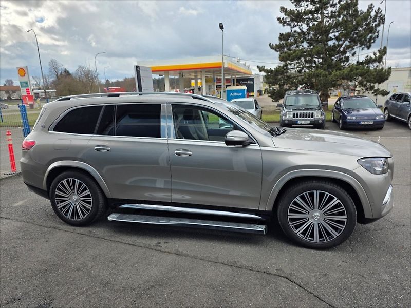 Mercedes-Benz GLS 4,0 Maybach 600 - fotka 9 z 17