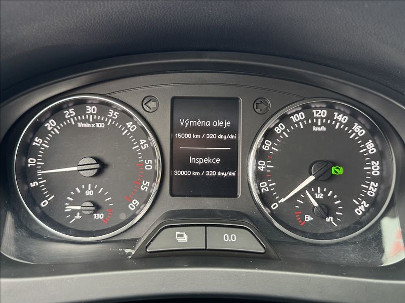 Škoda Rapid 1,6 TDI DSG SPACEBACK tažné - fotka 33 z 50