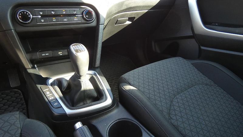 Kia Ceed 1.5 T-GDI 118kW SPIN - fotka 6 z 22