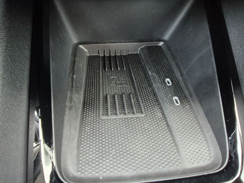 Škoda Octavia Selection 1.5 TSI 110 kW - fotka 28 z 32
