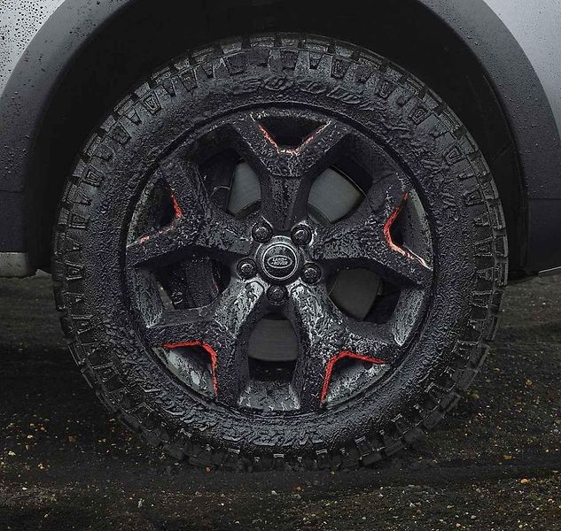 Land Rover Discovery SVX.