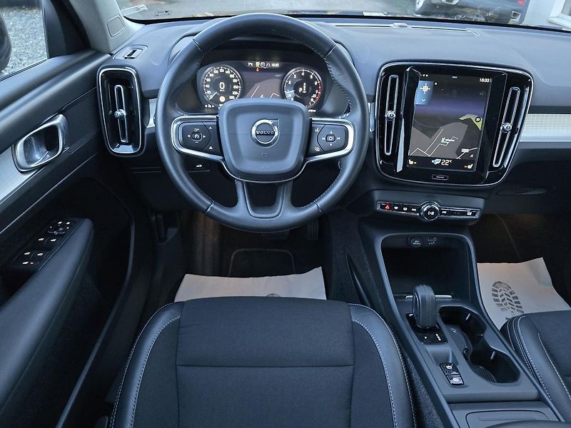 Volvo XC40 - fotka 8 z 39