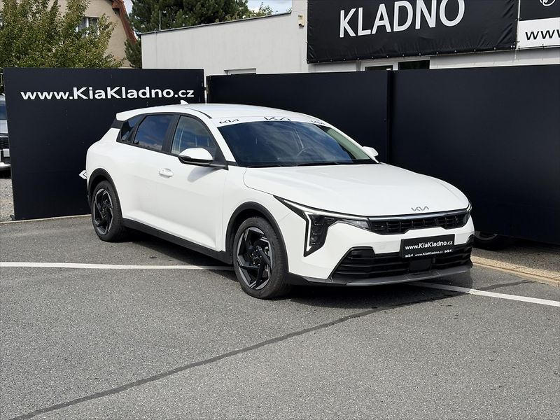 Kia K4 1,0 T-GDi Exlclusive 17 - fotka 2 z 12