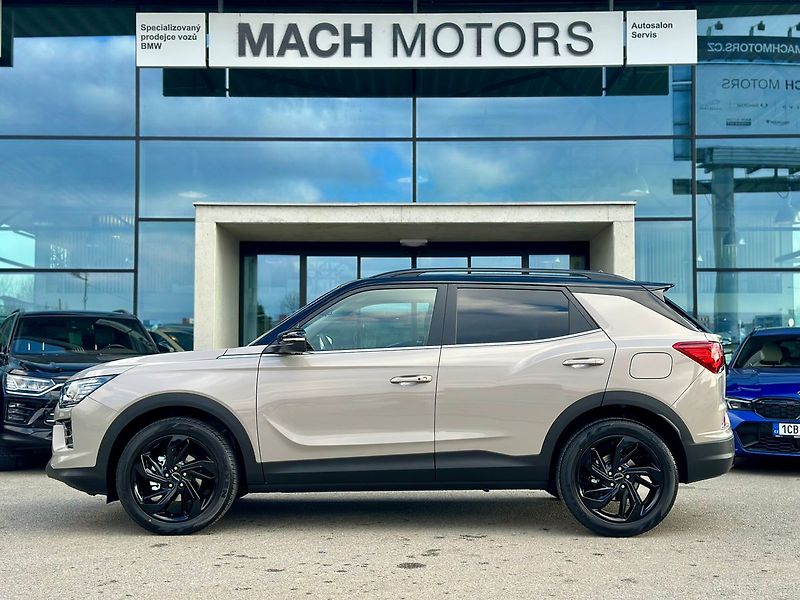 KGM Korando (2026) Smart 1.5 Black edition FWD M6 - fotka 6 z 24