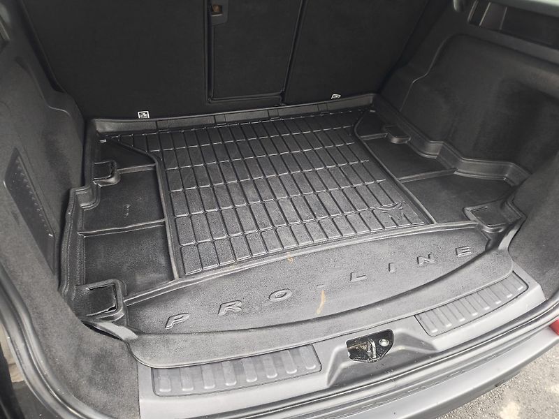 Land Rover Discovery Sport 2.0 TD4 4X4 NAVI/AC/KAMERA/ALU - fotka 18 z 43