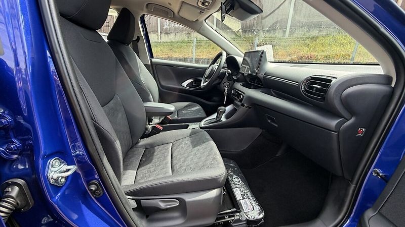 Toyota Yaris 1,5 HEV 116  LIMITED EDITION C - fotka 20 z 23
