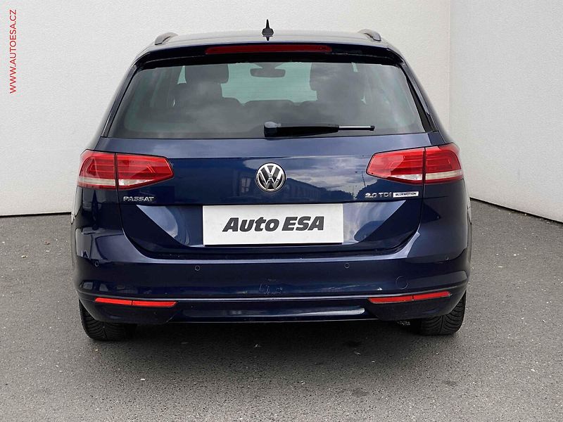 Volkswagen Passat (2015) 2.0 TDi, Comfortline, LED - fotka 5 z 18