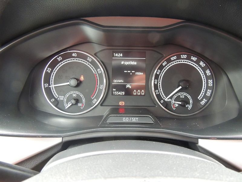 Škoda Scala (2022) 1.5TSi,110kw,AMB+,ČR,1.majitel - fotka 20 z 52