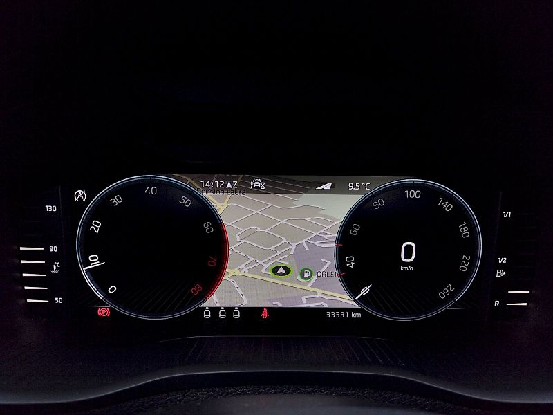 Škoda Karoq (2022) SportLine + 1,5 Tsi 110 Kw - fotka 7 z 36