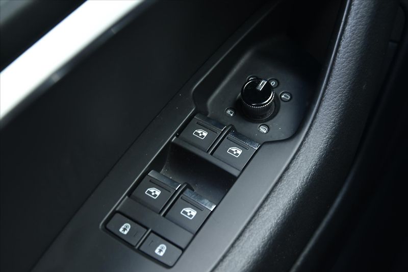 Audi A6 2.0 TDI 150kW LED ČR - fotka 29 z 31