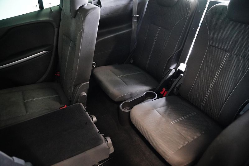 Opel Zafira - fotka 24 z 25