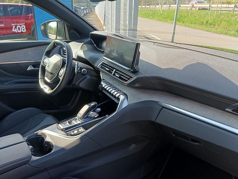 Peugeot 5008 (2021) GT BlueHDi 180 S&S EAT8 - fotka 10 z 26