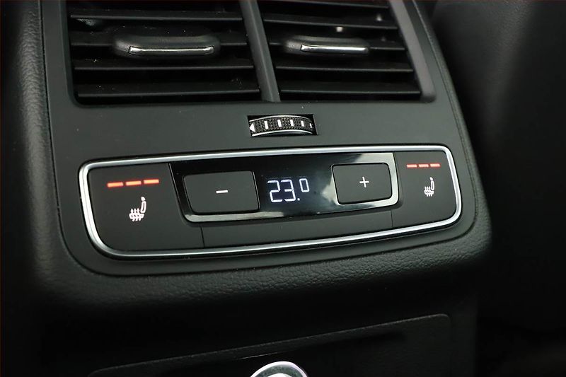 Audi A4 (2018) 40 TFSI, 4X4, Automat, ČR - fotka 12 z 20