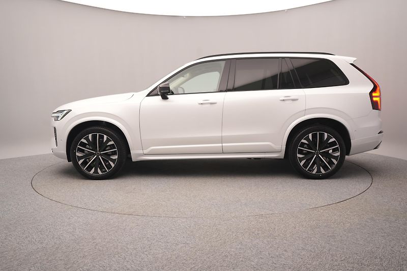 Volvo XC90 (2026) B5 AWD AUT DARK ULTRA 7-míst - fotka 9 z 29