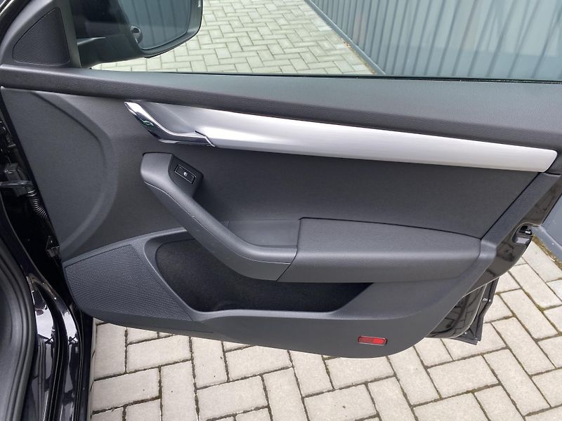 Škoda Octavia 1.4 TSI 110kW - 1xMAJ. - NAVI - fotka 40 z 45