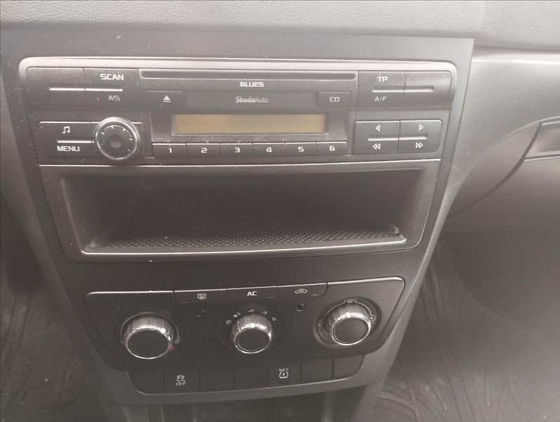 Škoda Yeti 1,2 Tsi - fotka 12 z 14