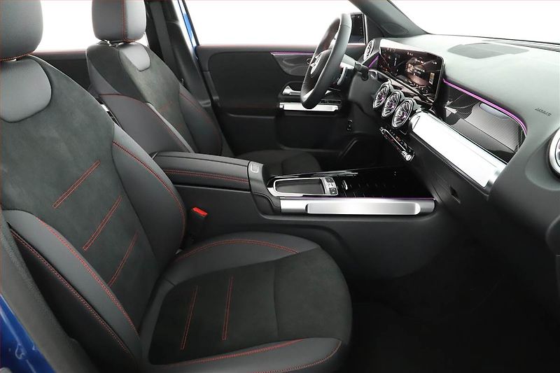 Mercedes-Benz GLB (2025) 200 d, AMG Line, Navigace - fotka 7 z 30