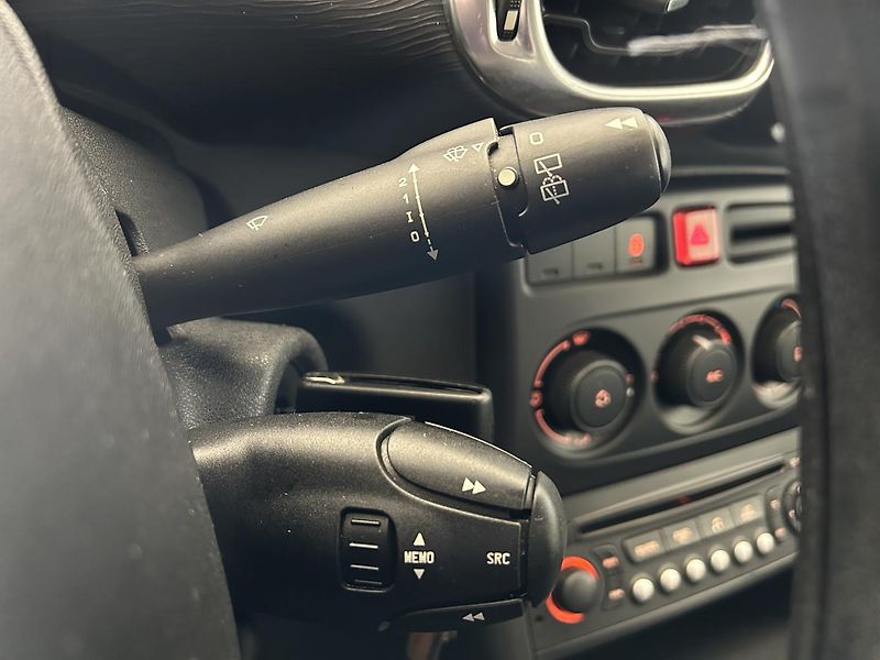 Citroën C3 Picasso 1.4 VTi Exclusive - fotka 12 z 21