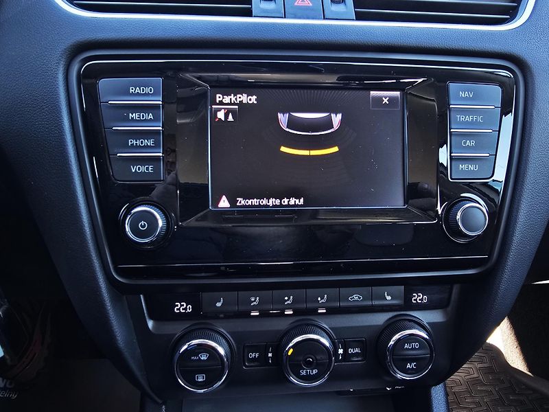 Škoda Octavia 1.4 TSI STYLE NAVI 1Majitel - fotka 23 z 24