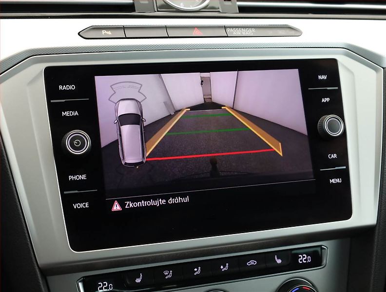 Volkswagen Passat (2019) Business 2.0 TDI, Automat - fotka 13 z 20