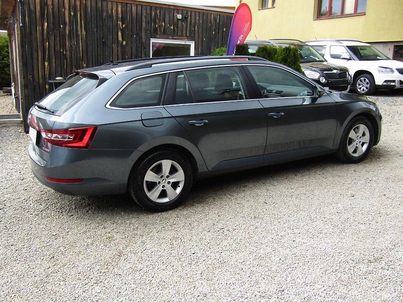 Škoda Superb (2018) 1.6 TDI 88kW DSG - fotka 10 z 38