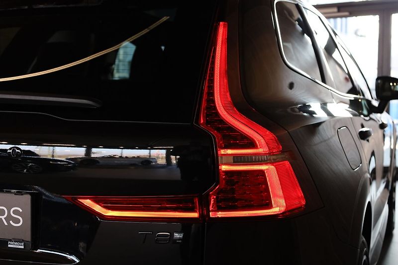 Volvo XC60 T8 PLUS Black Edition, 360°,HK - fotka 9 z 34