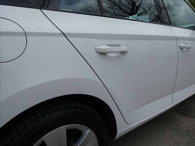 Škoda Fabia 1,0 TSi 81kW 2xkola,DPH,servis - fotka 13 z 43
