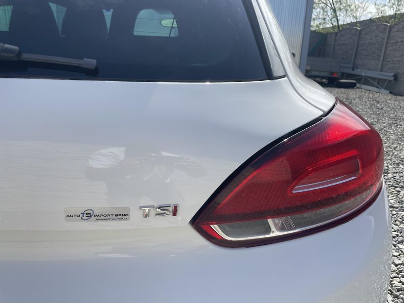 Volkswagen Scirocco 1.4TSi 125PS SPORT EDITION TOP - fotka 43 z 178