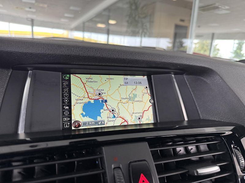 BMW X4 20d xDrive*M-SPORT*KeyLess*DPH - fotka 21 z 37