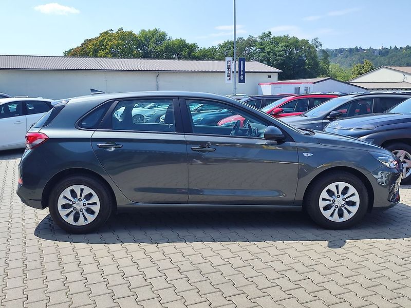 Hyundai i30 1.5i/81kW Start Plus - fotka 4 z 24