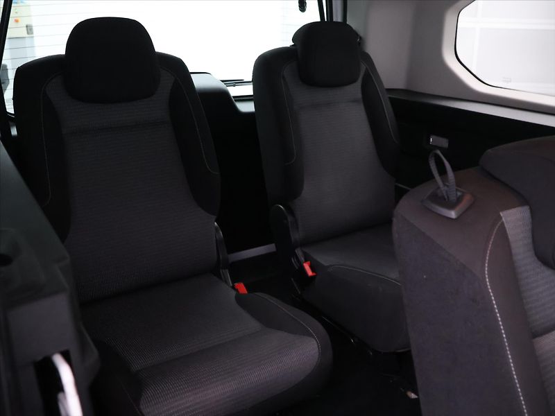 Toyota ProAce City Verso L2 1,2 T 96kW Aut 7-Míst CZ DP - fotka 14 z 35