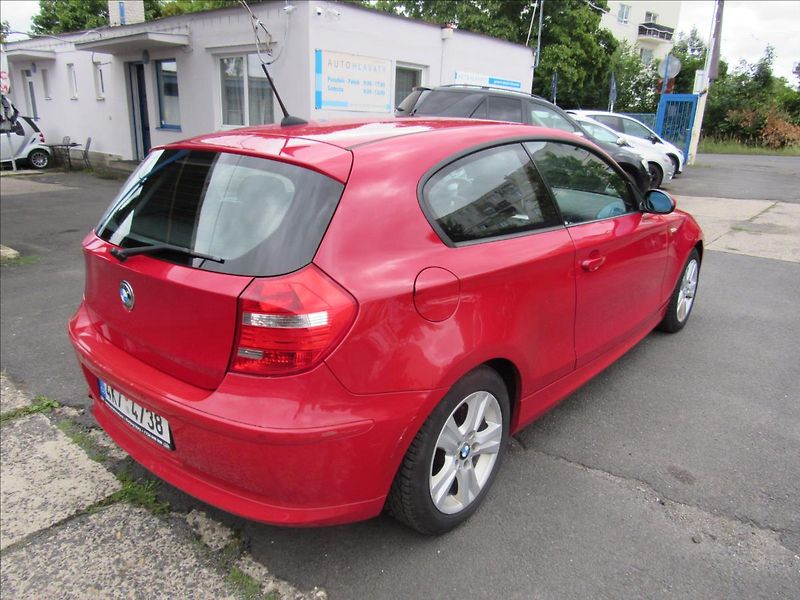 BMW Řada 1 1,6 90kW 116I - fotka 6 z 27