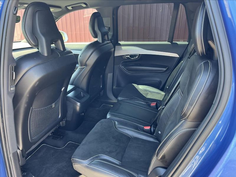 Volvo XC90 2,0 D5 R-DESIGN AWD SERVIS DPH - fotka 14 z 54