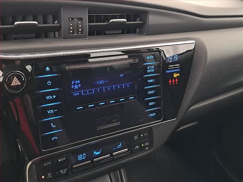Toyota Auris (2015) 1.6 Valvematic, Serv.kniha - fotka 12 z 17