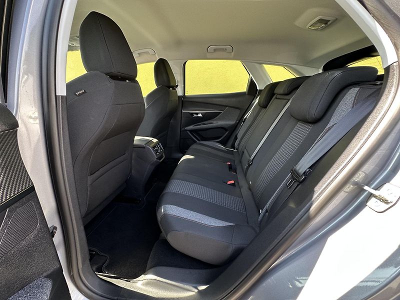 Peugeot 3008 (2018) 1.2/96kW *2.Maj *   - fotka 31 z 42