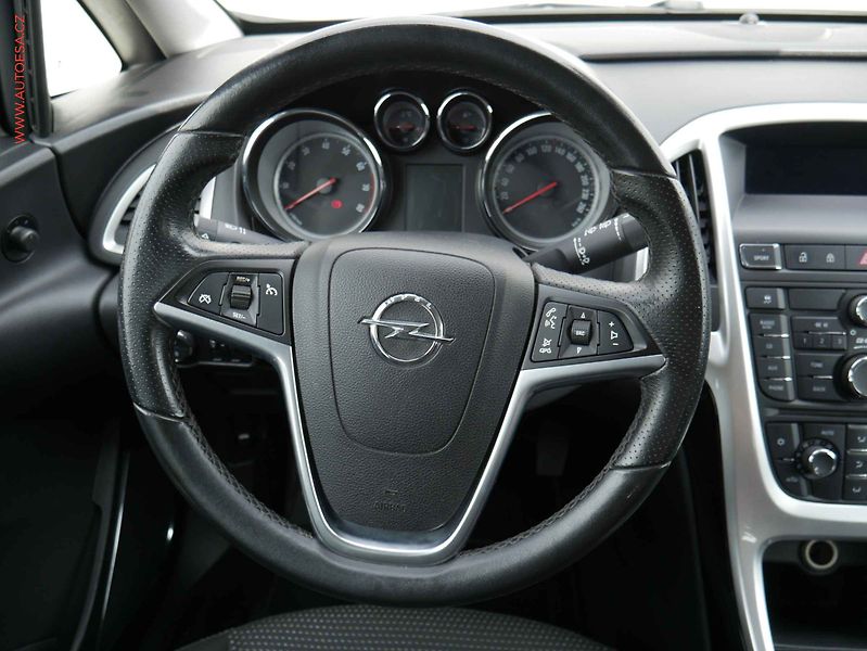 Opel Astra (2013) 1.4T, ČR, Klima - fotka 13 z 19