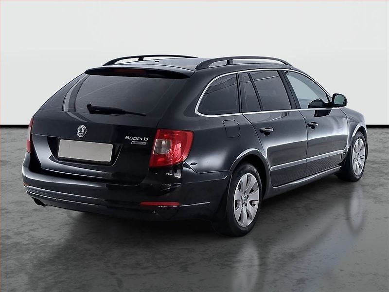 Škoda Superb (2011) Ambition 1.6 TDI, Serv.kniha - fotka 5 z 19