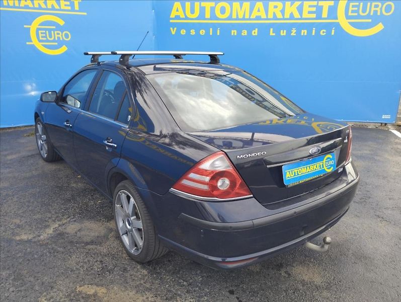 Ford Mondeo 1,8 Ghia - fotka 6 z 17