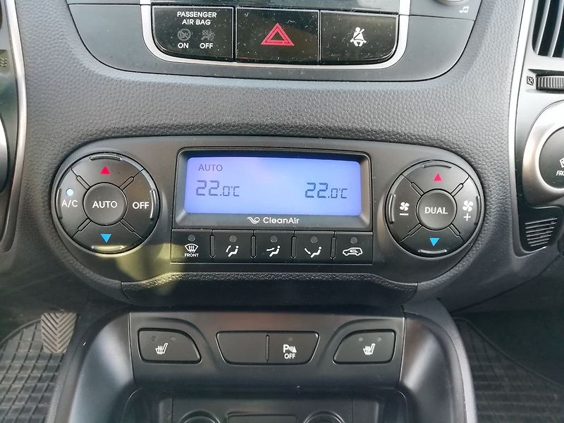 Hyundai ix35 1,6 99 kW - fotka 11 z 18