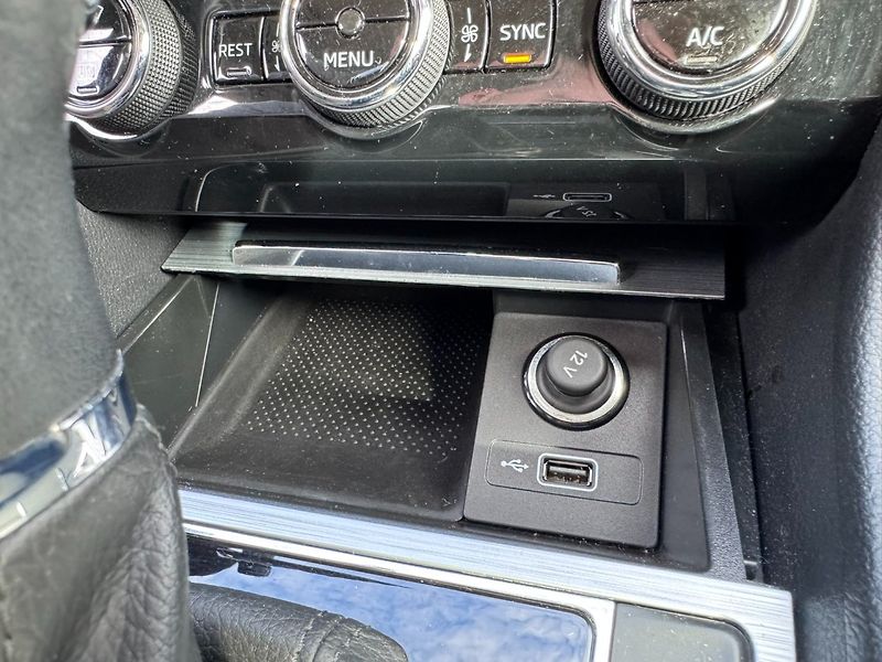 Škoda Superb (2019) 1,5 TSI 110 KW 2. MAJ KM - fotka 33 z 44