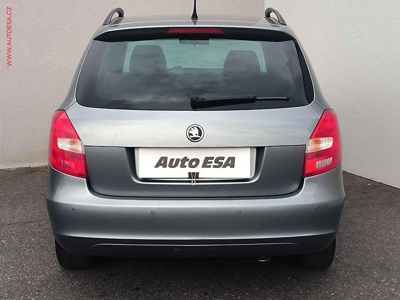 Škoda Fabia (2013) 1.2 TSi, Fresh, AC, park - fotka 5 z 17