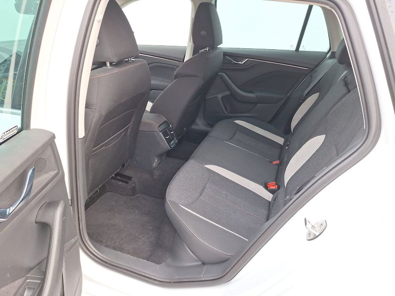 Škoda Kamiq (2024) 1.0TSI / 85 kW / 6MP / TOP SEL - fotka 24 z 29