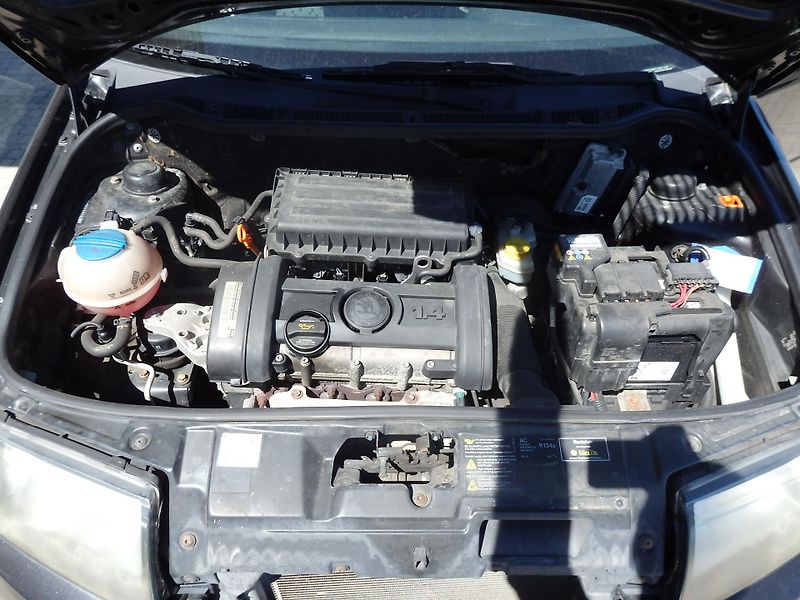 Škoda Fabia 1.4 16V ABS, ZÁVĚS - fotka 14 z 15