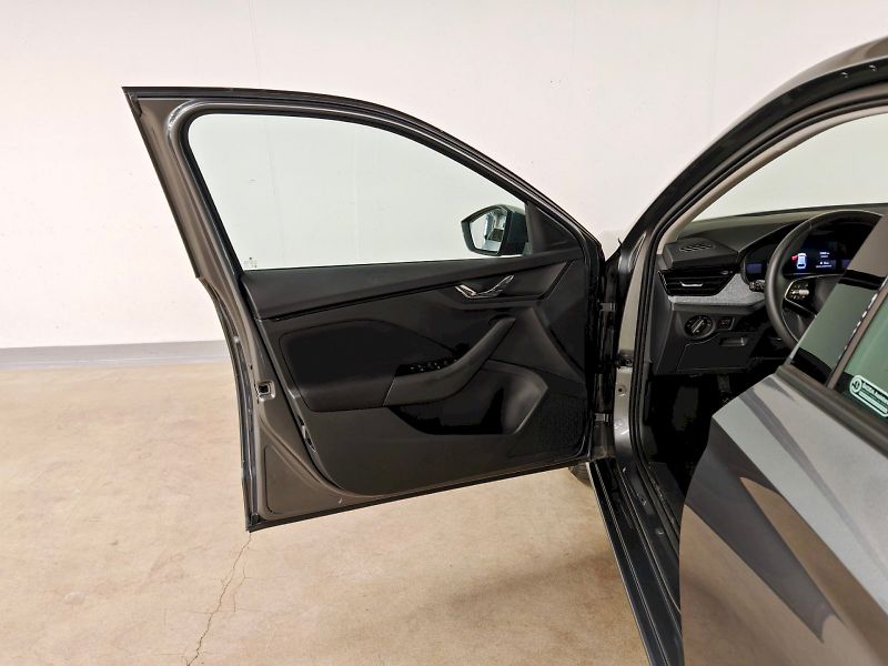 Škoda Scala (2025) 1.0 TSI 85 kW Selection - fotka 18 z 27